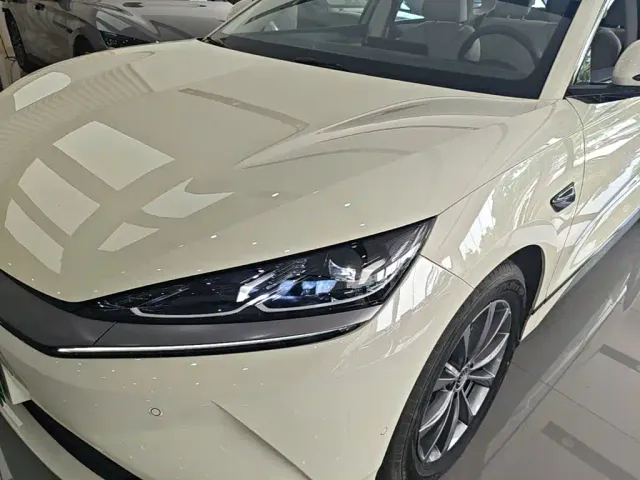BYD Qin L — Фото автомобиля 23