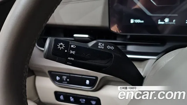 Kia Carnival Generation 4 — Фото автомобиля 29