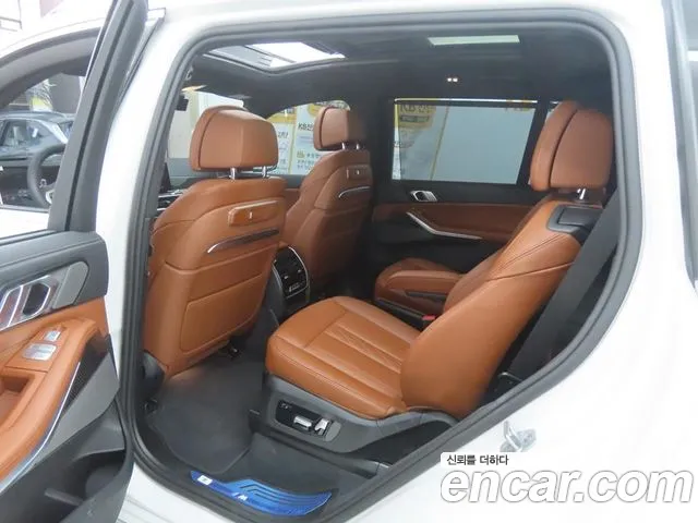 BMW X7 — Фото автомобиля 2