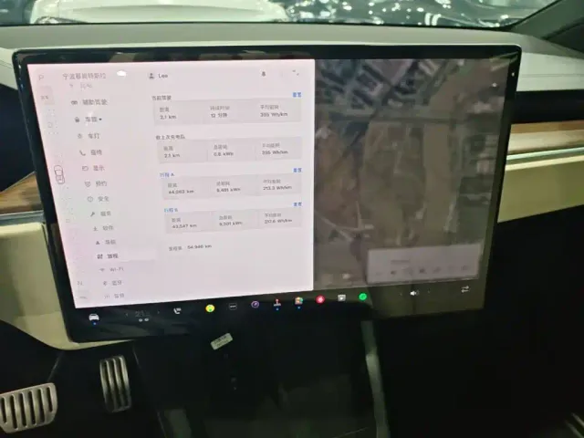Tesla Model X — Фото автомобиля 8