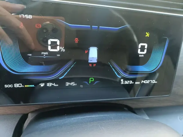 Ruichi New Energy EC75 — Фото автомобиля 4