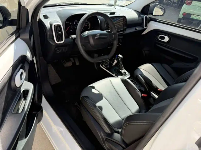 Roewe Clever — Фото автомобиля 16