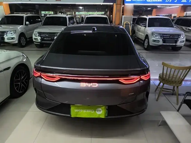 BYD Qin L — Фото автомобиля 5