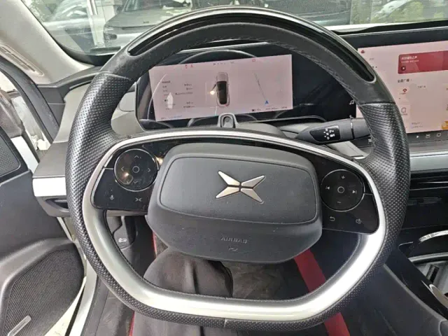 Xpeng P7 — Фото автомобиля 10