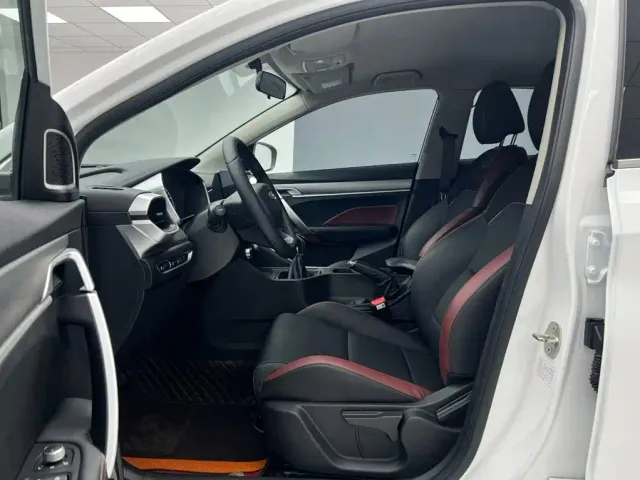 Geely Binyue — Фото автомобиля 14
