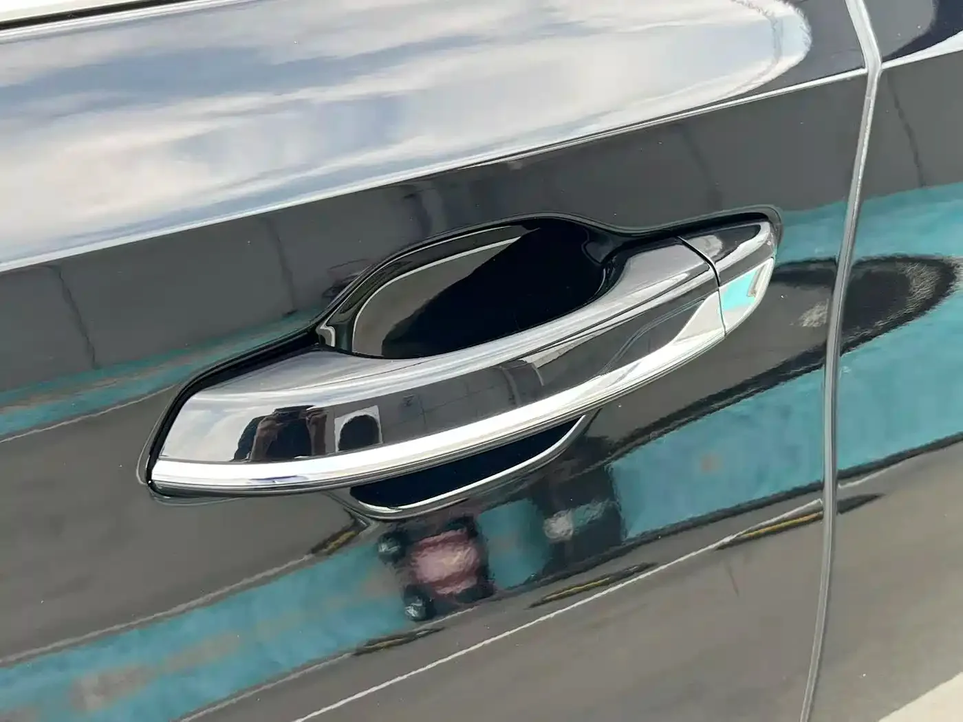 Hongqi Hongqi H5 2023 2.0T Auto Smart Connect Flag Comfort — Фото автомобиля 12