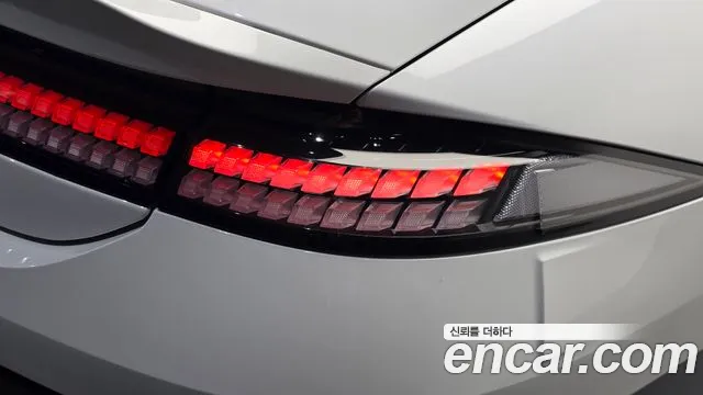 Hyundai Ioniq 6 — Фото автомобиля 8