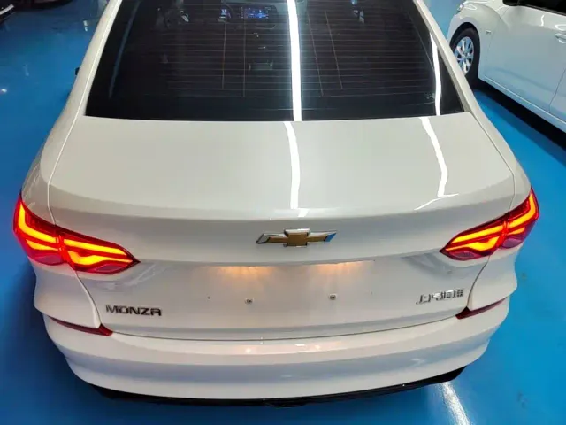 Chevrolet Monza — Фото автомобиля 5
