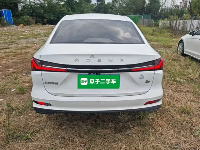 Roewe i5 — Фото автомобиля 3
