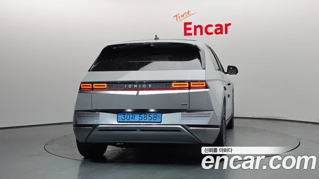 Hyundai Ioniq 5 — Фото автомобиля 4