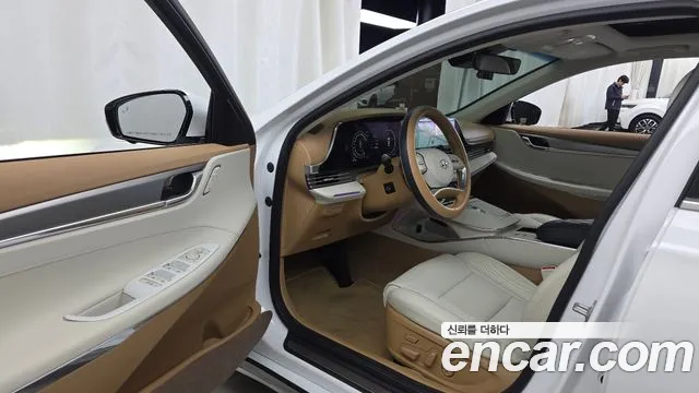 Hyundai Grandeur (New) Hybrid — Фото автомобиля 15