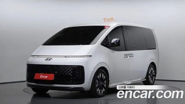Фотография автомобиля — Hyundai Staria