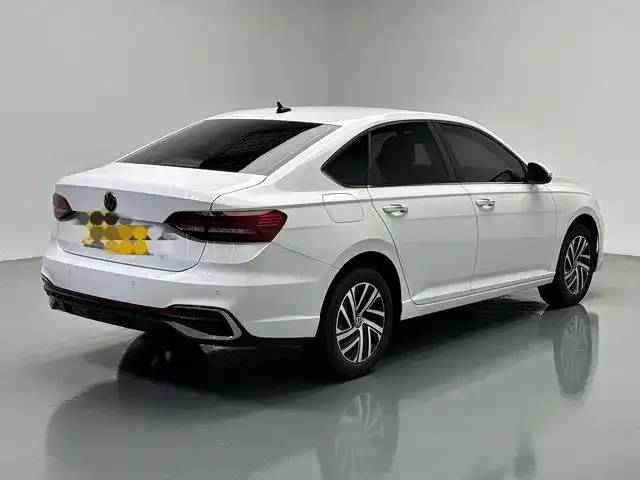 Volkswagen Lavida — Фото автомобиля 13