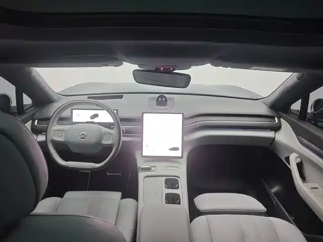 Nio ES8 — Фото автомобиля 9