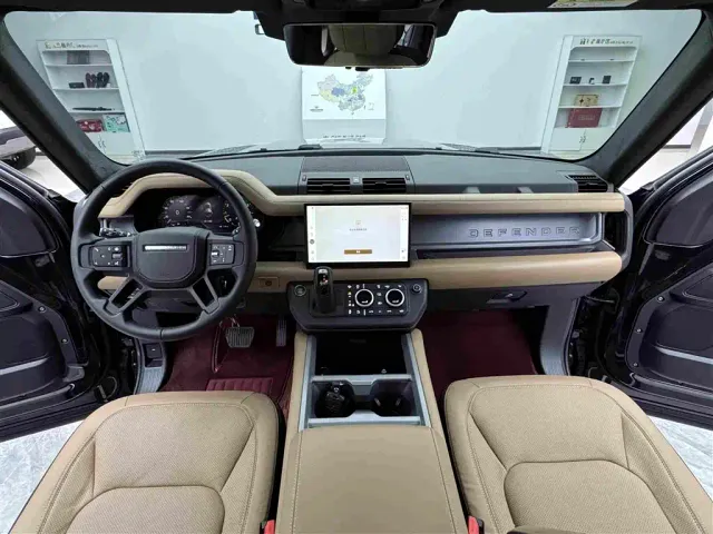 Land Rover Defender — Фото автомобиля 11