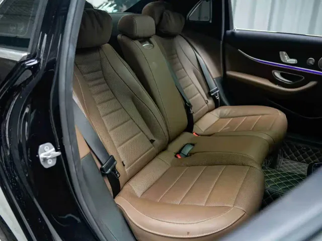 Mercedes-Benz E-Class — Фото автомобиля 8