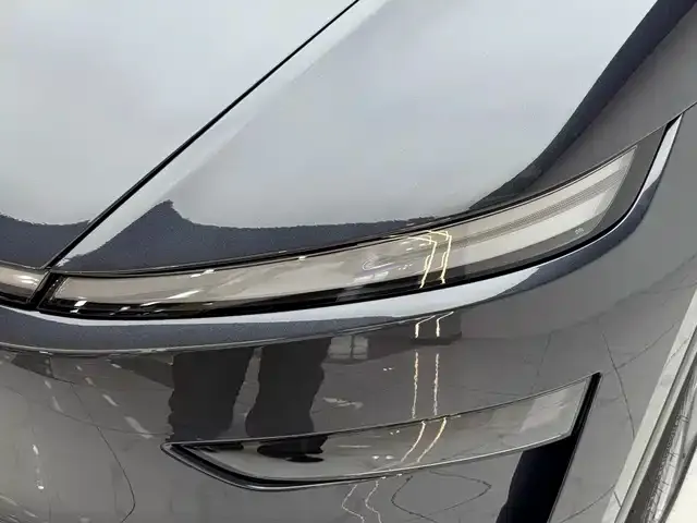 Tesla Model Y — Фото автомобиля 9