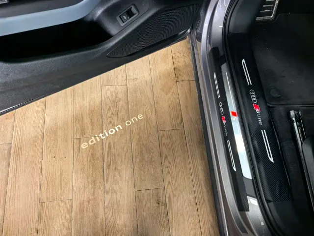 Audi Q6L e-tron — Фото автомобиля 9