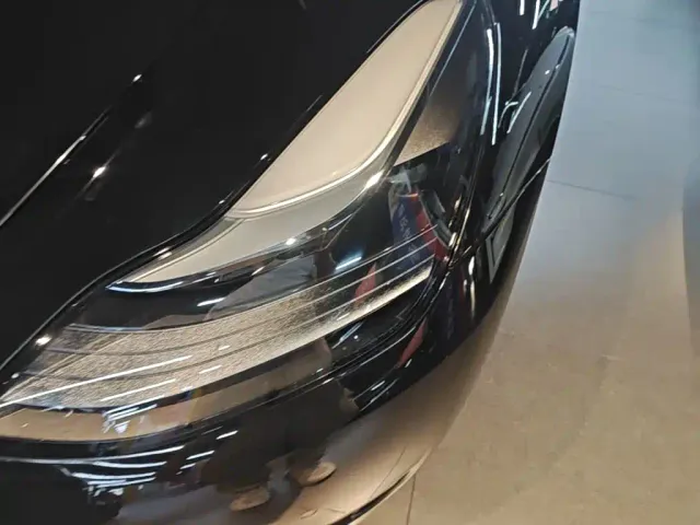 Tesla Model Y — Фото автомобиля 23