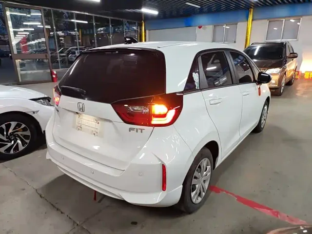 Honda Fit — Фото автомобиля 6