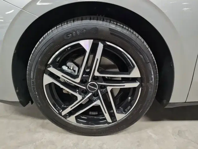 Roewe D7 — Фото автомобиля 22