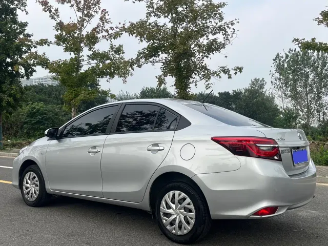 Toyota Vios — Фото автомобиля 4