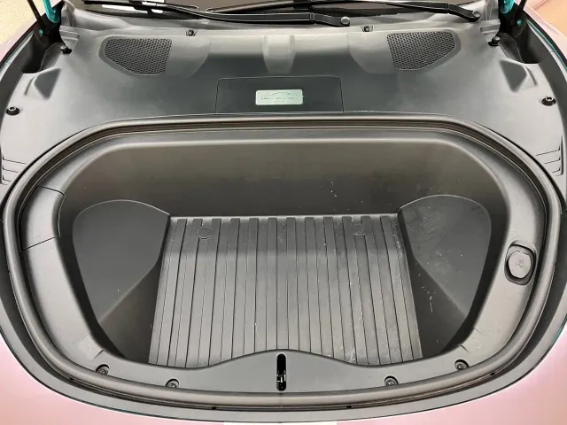 Xiaomi SU7 — Фото автомобиля 30