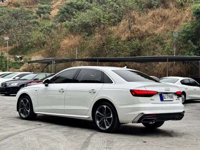 Audi A4L — Фото автомобиля 10