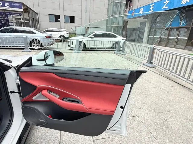 Xiaomi SU7 — Фото автомобиля 11