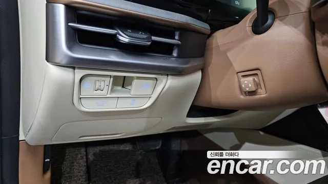 Hyundai Grandeur Grandeur (GN7) 2.5 Бензин 2WD — Фото автомобиля 13
