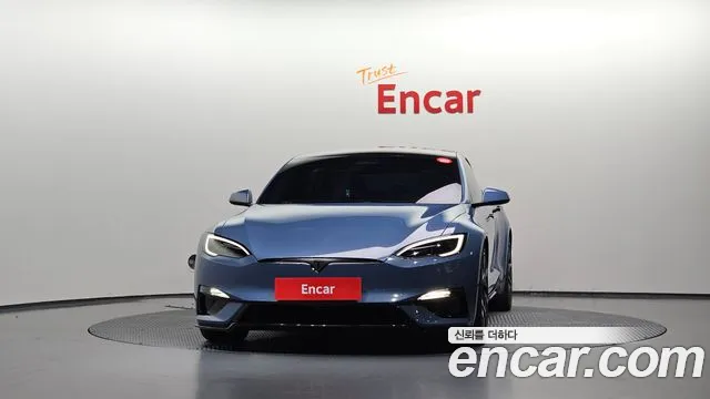 Tesla Model S — Фото автомобиля 3