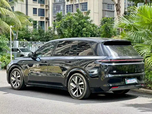 Li Auto L8 — Фото автомобиля 7