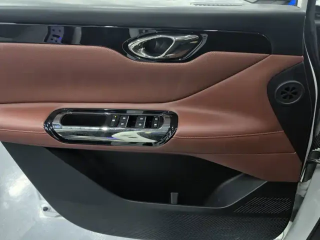GAC Trumpchi E8 — Фото автомобиля 7