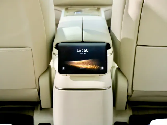 NIO NIO ES8 2025 Base Model — Фото автомобиля 19
