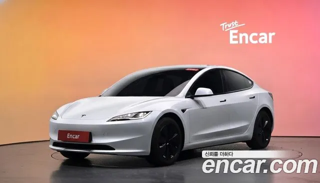 Фотография автомобиля — Tesla Model 3
