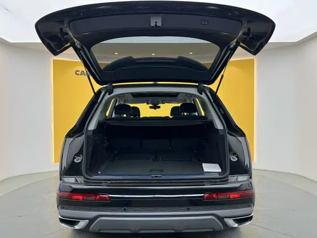 Audi Q7 — Фото автомобиля 12