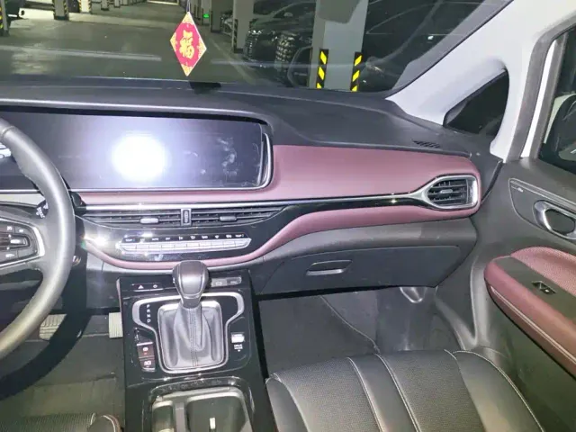 GAC Trumpchi M6 — Фото автомобиля 13