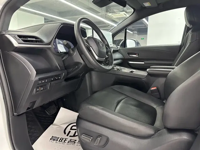 Toyota Granvia — Фото автомобиля 13