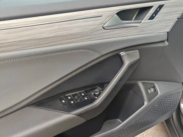 Volkswagen Sagitar — Фото автомобиля 7