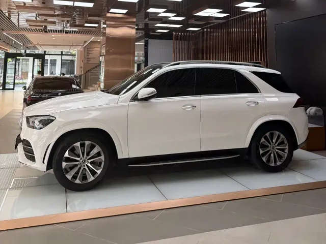 Mercedes-Benz GLE-Class — Фото автомобиля 3