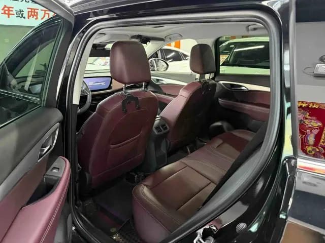 Buick Envision Plus — Фото автомобиля 2