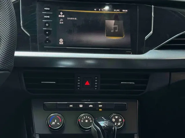 Volkswagen Passat — Фото автомобиля 11
