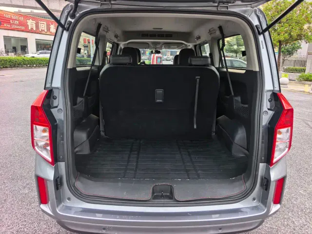 Wuling Zhengcheng — Фото автомобиля 9