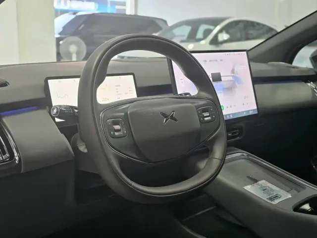 Xpeng P7+ — Фото автомобиля 7