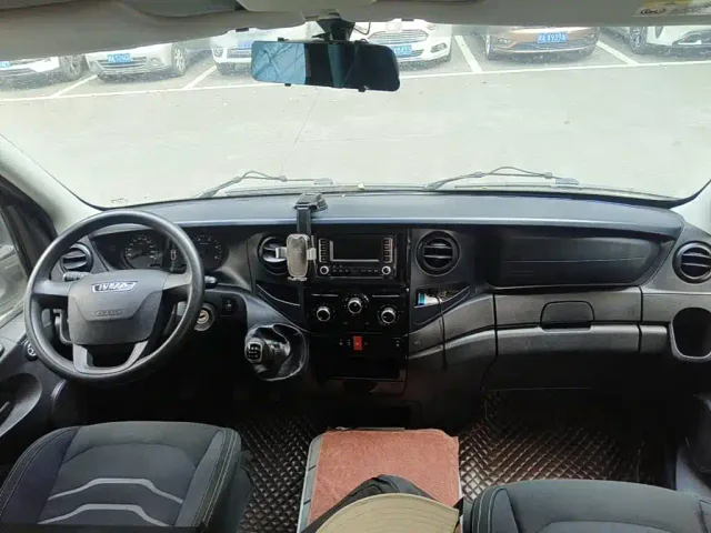 Iveco Daily — Фото автомобиля 10