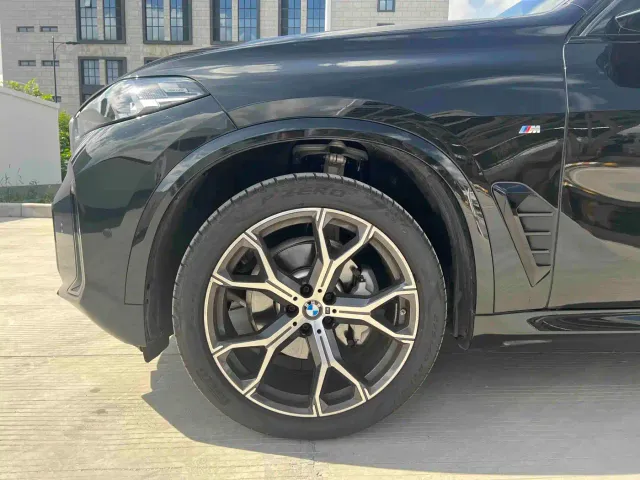 BMW X5 — Фото автомобиля 3