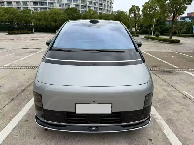 Li Auto MEGA — Фото автомобиля 2