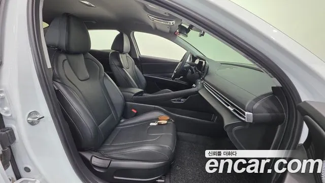 Hyundai Avante CN7 — Фото автомобиля 10