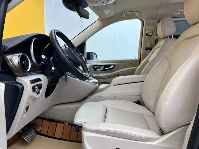 Mercedes-Benz V-Class — Фото автомобиля 18