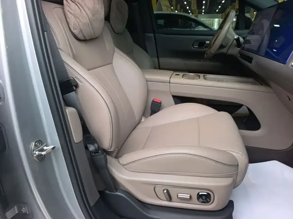 Li Auto Li Auto i6 2025 2WD Base Model — Фото автомобиля 24